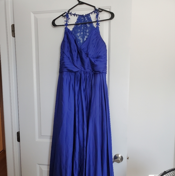 Formal gown - Picture 1 of 4